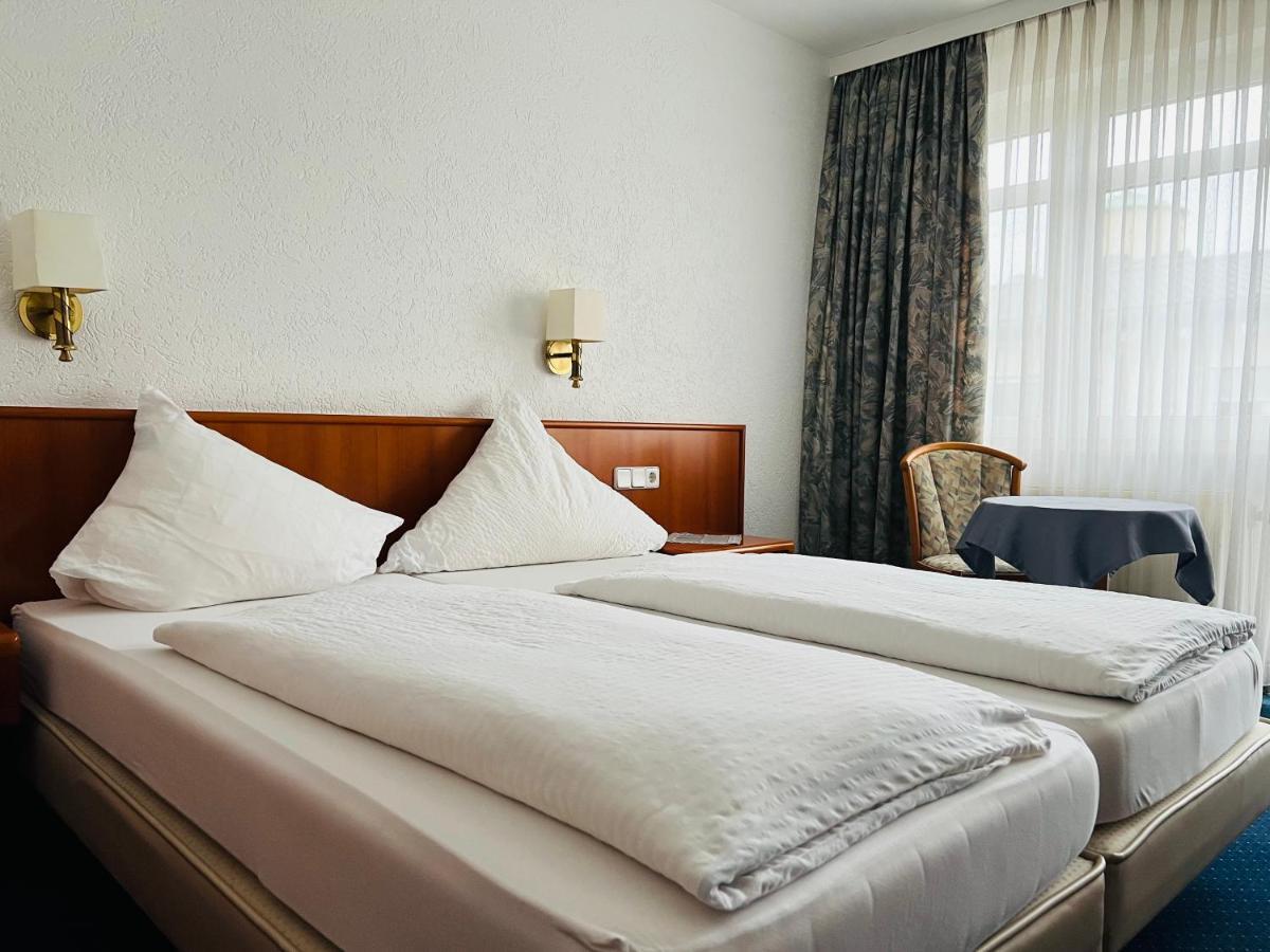 Hotel Weller Kahl Am Main Eksteriør billede